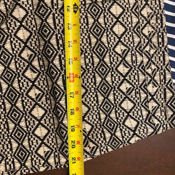 Aztec pattern shorts - Picture 5 of 5